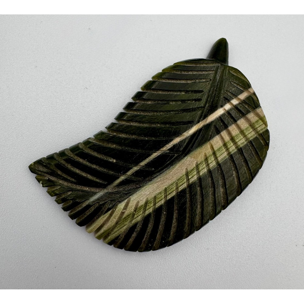 Vintage 1986 Signed Daniel Quam Zuni Hand-Carved Stone Leaf Fetish Native Am